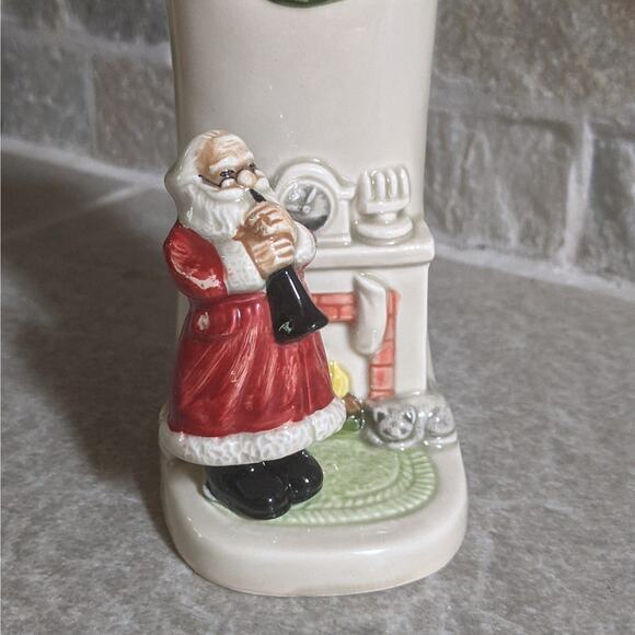 Gibson Japan Santa 5" Vase Christmas Greeting Cards - Picture 6 of 7